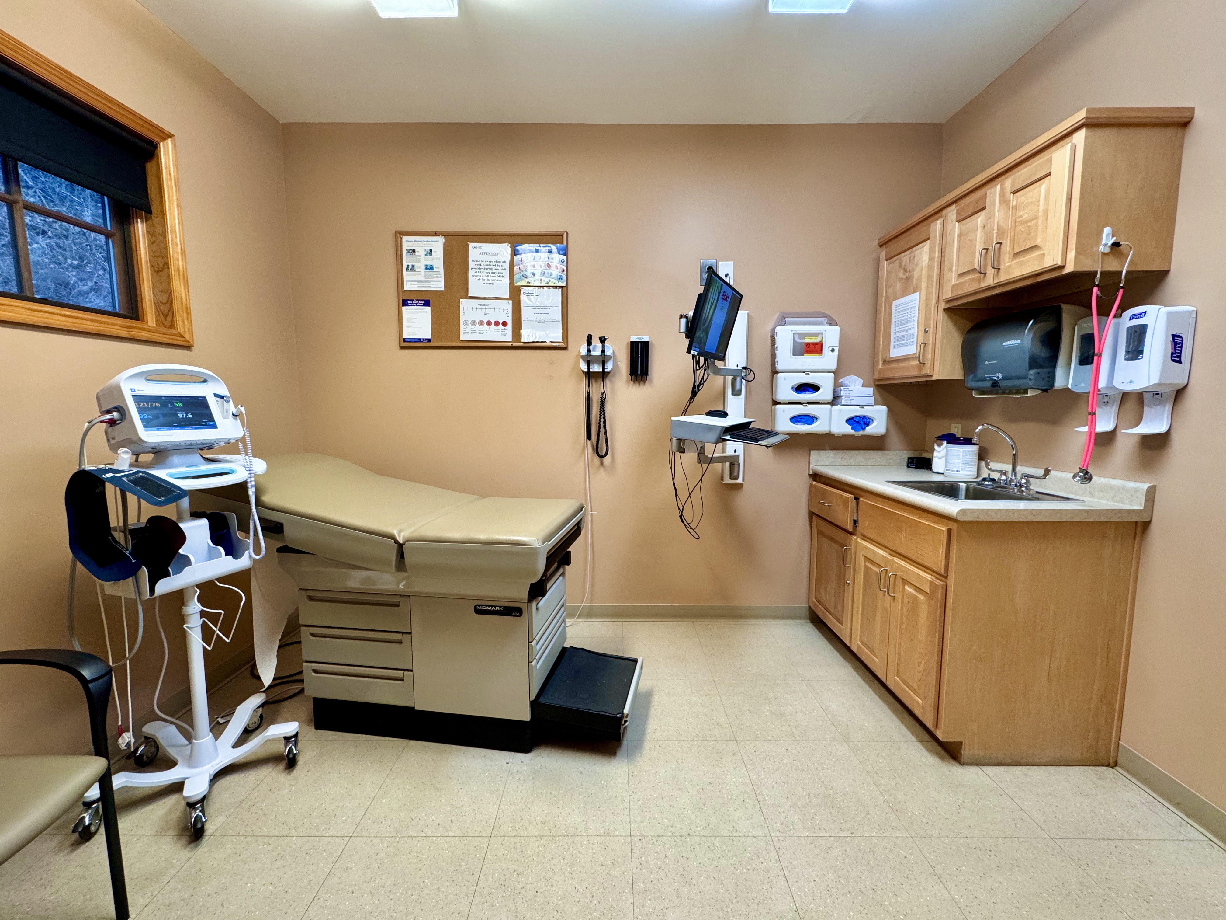 Hospitals & Clinics